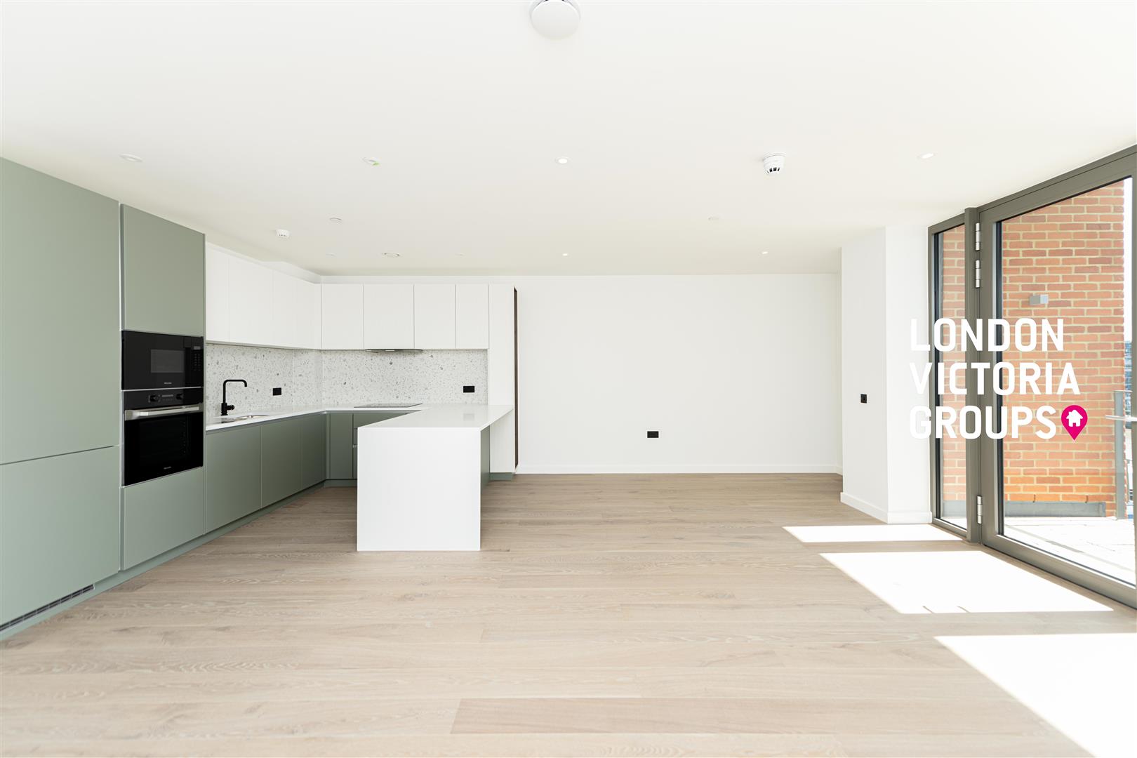 2 bed property in Herland Court, Carnwath Road, London